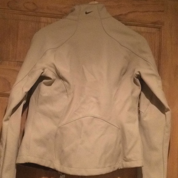 Nike coat - Picture 4 of 4